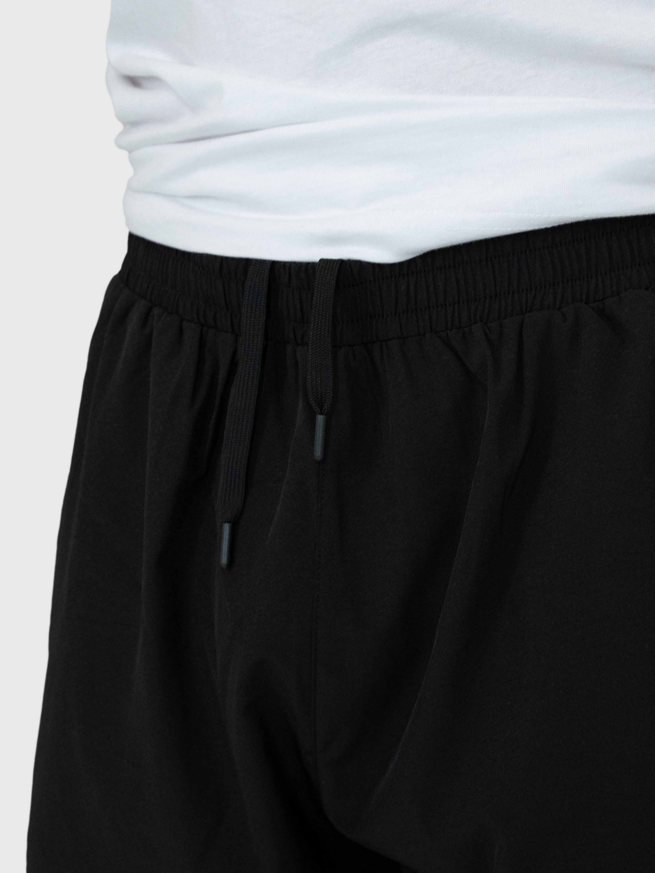 Essential Tech Shorts - Black/White